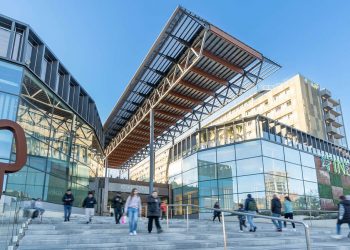 Finestrelles Shopping Centre