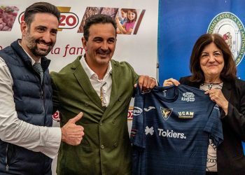 Firma El Pozo x UCAM