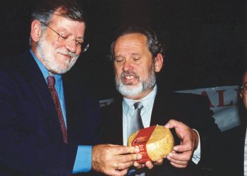 Primera Etiqueta Torta del Casar