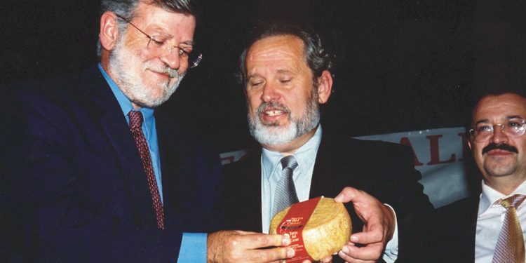 Primera Etiqueta Torta del Casar