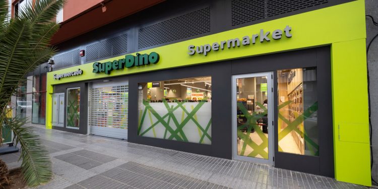 Fachada de SuperDino Franchy Roca, en Las Palmas de Gran Canaria
