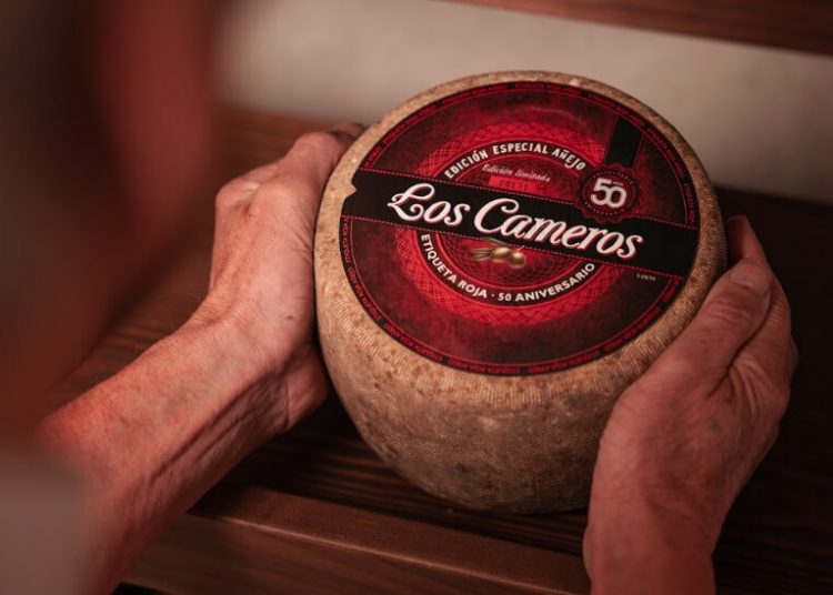 Lácteos Martínez crea la versión añeja de su queso Etiqueta Roja Los Cameros
