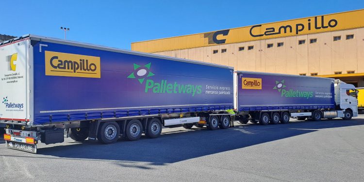 Palletways Iberia refuerza su flota sostenible con un nuevo duotrailer
