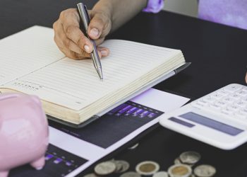 Los españoles prevén una ‘cuesta de enero’ difícil debido al encarecimiento de la cesta de la compra