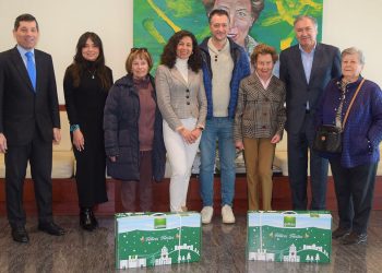 Gullon donacion cestas de Caritas