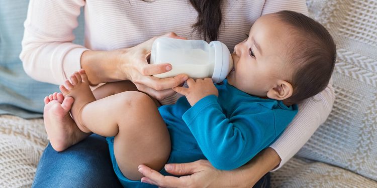 HMOs are crucial components for milk formulas_©Ground Picture_shutterstock