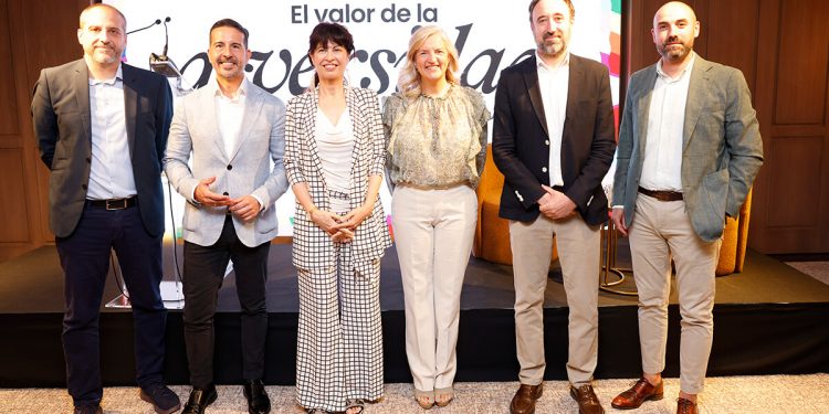 Anged - sindicatos acuerdo LGTBI