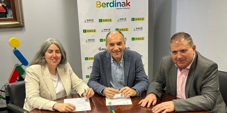 Firma Convenio EROSKI y ONCE