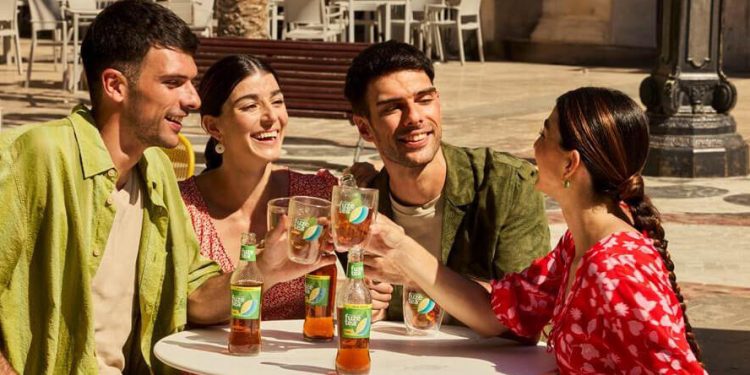 Coca-Cola activa su estrategia omnicanal para liderar el consumo de bebidas en verano