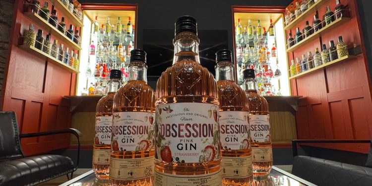 Llega al mercado la nueva ginebra de fresa Obsession Gin Strawberry. Fuente: Andalusí Beverages