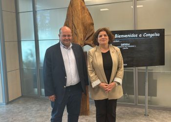 La subdelegada del Gobierno en La Coruña pone en valor la industria alimentaria en su visita a Congalsa. Fuente: Congalsa.