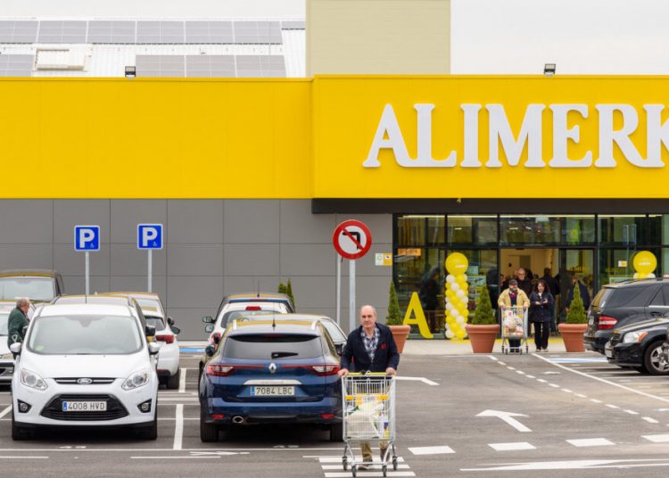 Los puntos de recarga se instalarán en los aparcamientos de Alimerka. Fuente: Alimerka