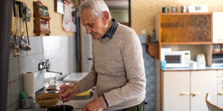 El 8,5% de la población de la UE no llega a una comida completa a diario Fuente: Eurostat/Halfpoint_AdobeStock
