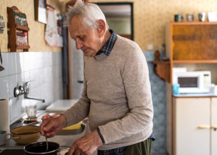 El 8,5% de la población de la UE no llega a una comida completa a diario Fuente: Eurostat/Halfpoint_AdobeStock