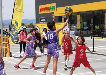 Ahorramas colabora para fomentar el deporte de base. Fuente: Ahorramas.