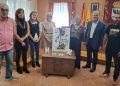 De izq. a der.: Jorge Sanz, técnico de cultura del Ayuntamiento de Aguilar de Campoo; Soraya Isase, técnico de cultura del Ayuntamiento de Aguilar de Campoo; Sheila Palomo, responsable de Gestión Ética y Responsable de Galletas Gullón; Magaly Corada; concejala de Bienestar Social del Ayuntamiento de Aguilar de Campoo; María José Ortega, alcaldesa de Aguilar de Campoo; David Casañ, director Corporativo de Galletas Gullón, y Fernando Salamanca de Joyerías Salamanca. Fuente: Galletas Gullon.