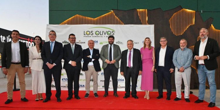 Inaugurado el nuevo parque comercial Los Olivos de Cieza (Murcia). Fuente: Ayuntamiento de Cieza.