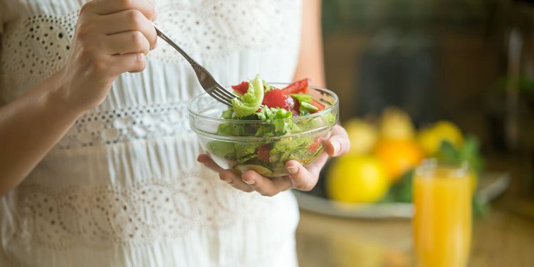 El 60% de los españoles afirma que destina más del 20% de su presupuesto mensual a la alimentación. Fuente: Edenred.