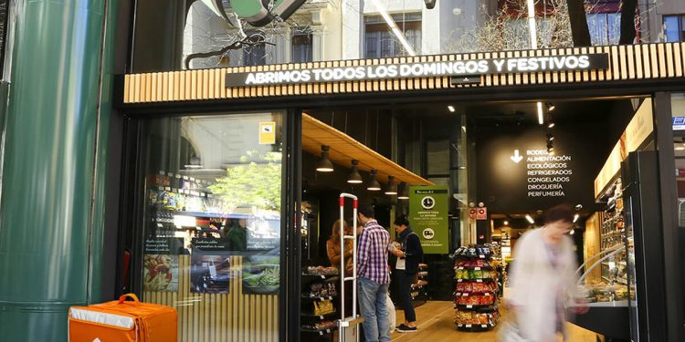 Carrefour y Just Eat consolidan su expansión con 80 tiendas en ocho comunidades autónomas. Fuente: Carrefour.