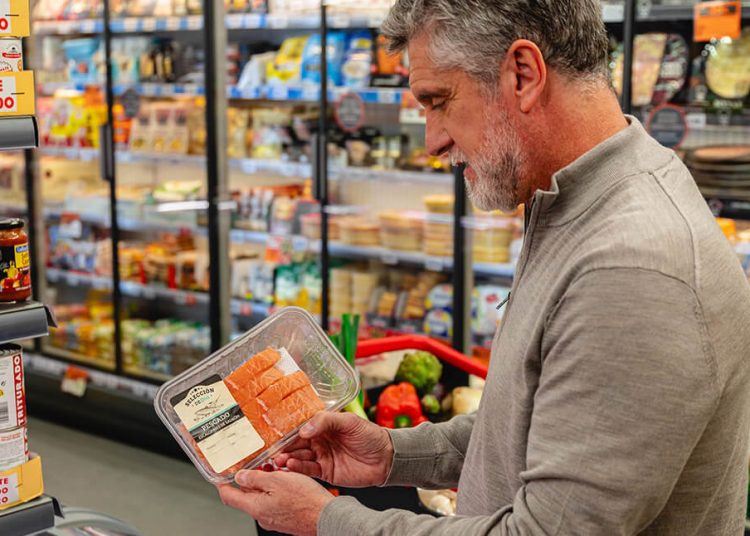 Los séniors apuestan por la compra diaria en tienda física y las ofertas y marcas propias para ahorrar. Fuente: Dia.