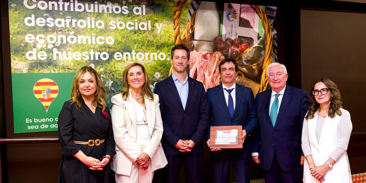 Eroski premia al productor aragonés La Calandina por su trayectoria. Fuente: Eroski.