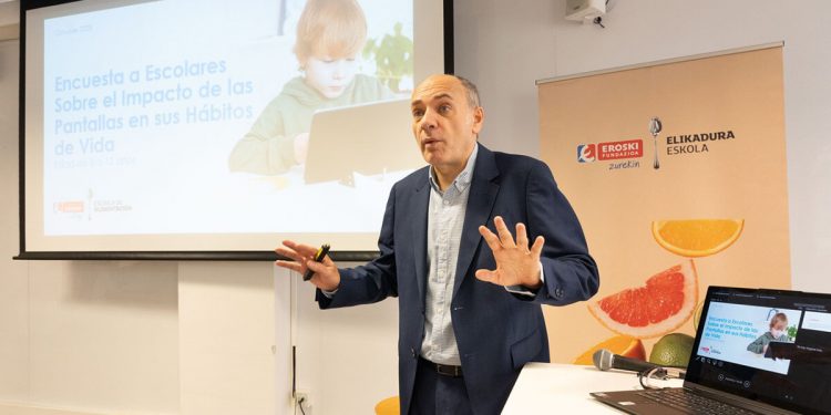 Presentación estudio uso de pantallas en menores. Fuente: Fundación Eroski.