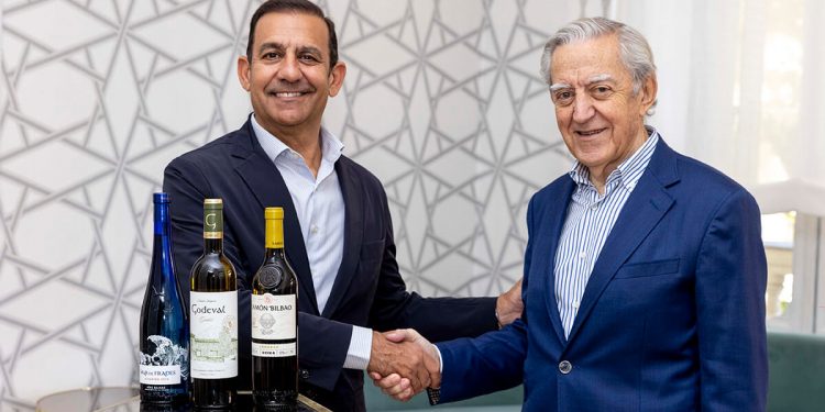 Javier Pijoan, de Zamora Company y Honorato López, de Bodega Godeval. Fuente: Zamora Company.