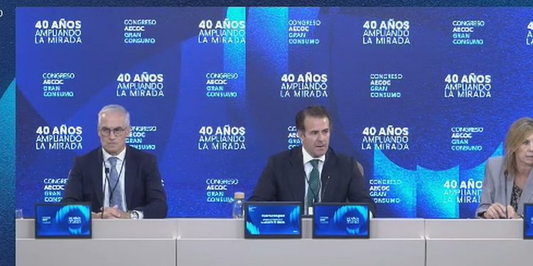 Ricardo Diéguez, director general de Marqués de Riscal, y José Luís Benítez, director general de la Federación Española del Vino. Fuente: Financial Food