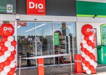 Dia y bp inician su alianza con la apertura de las primeras tiendas en estaciones de servicio. Fuente: Dia.