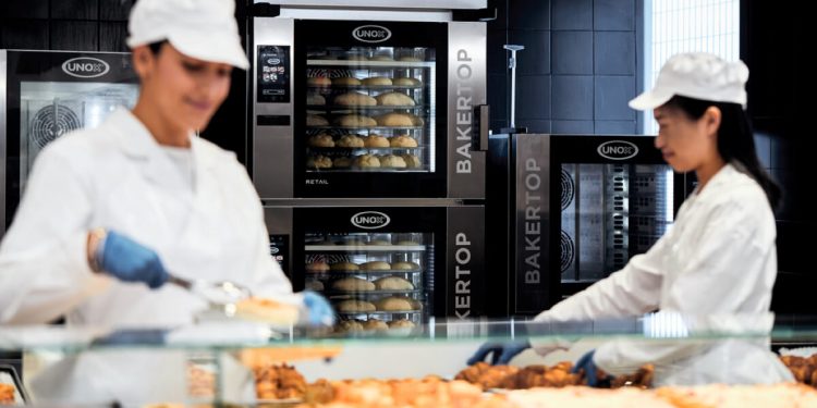 Unox desarrolla una novedosa estación de horneado para supermercados. Fuente: Unox.