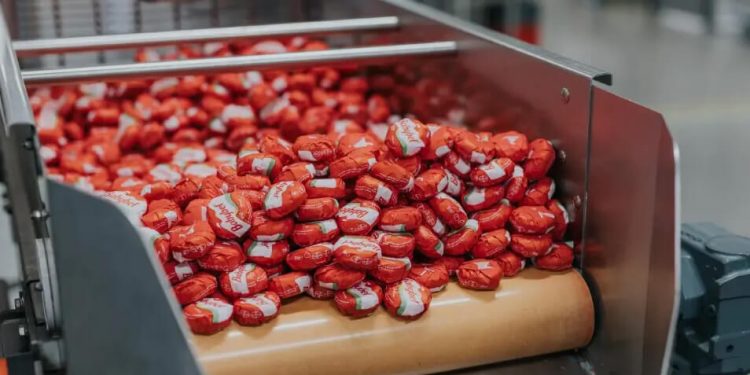 Grupo Bel avanza en sostenibilidad con los nuevos envases de papel de su marca Babybel. Fuente: Grupo Bel.