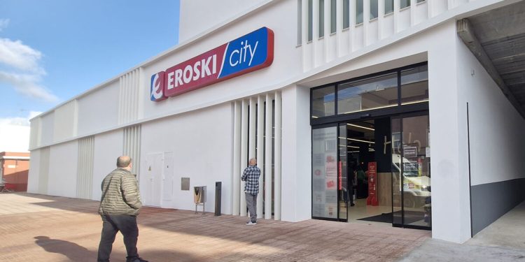 Nuevo Eroski de Ciudadela (Menorca). Fuente: Eroski.