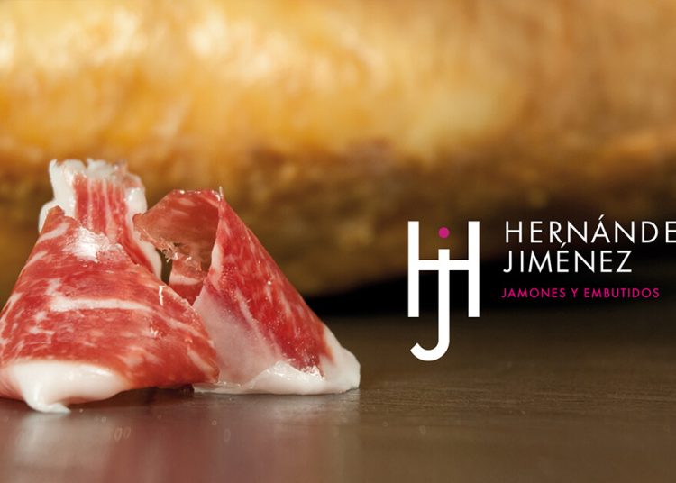 Hernández Jiménez inicia una nueva etapa de marca de la mano de Small. Fuente: Hernández Jiménez.