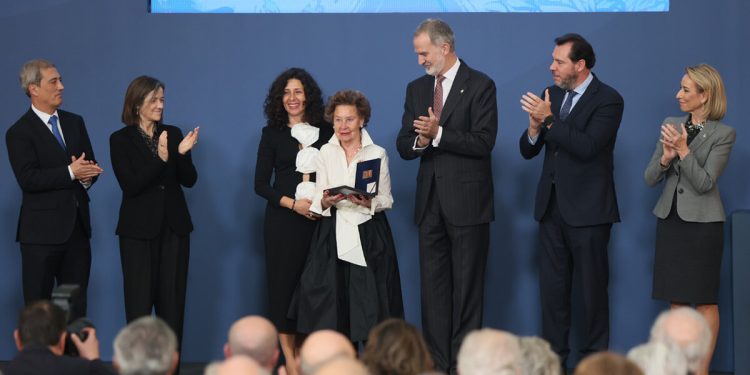María Teresa Rodríguez (Galletas Gullón) recibe el IX Premio Reino de España a la Trayectoria Empresarial. Fuente: Galletas Gullón.