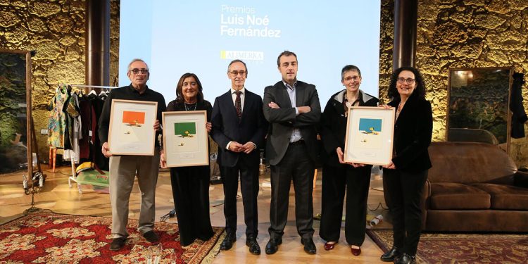De izda. a dcha.: Javier Canela, Rosaura Leis, Antonio Blanco, Alejandro Fernández, Mónica Redolad, Gemma Regales. Fuente: Alimerka.