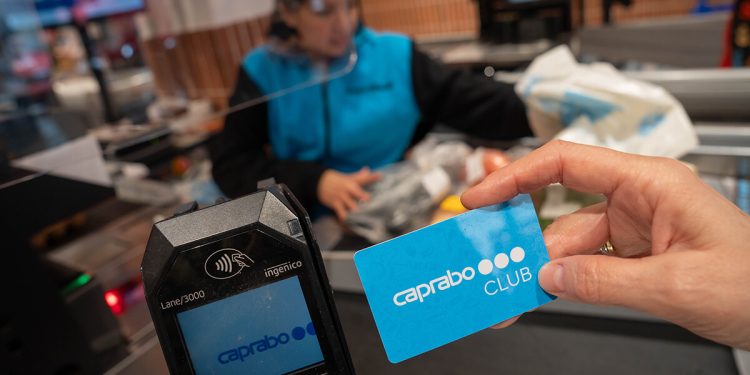 Caprabo promueve la ayuda a personas mayores en situación de soledad. Fuente: Caprabo.