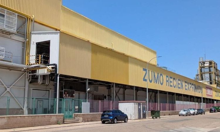 Dcoop da un paso estratégico en cítricos con la adquisición de la planta de Zumosol en Palma del Río. Fuente: Dcoop