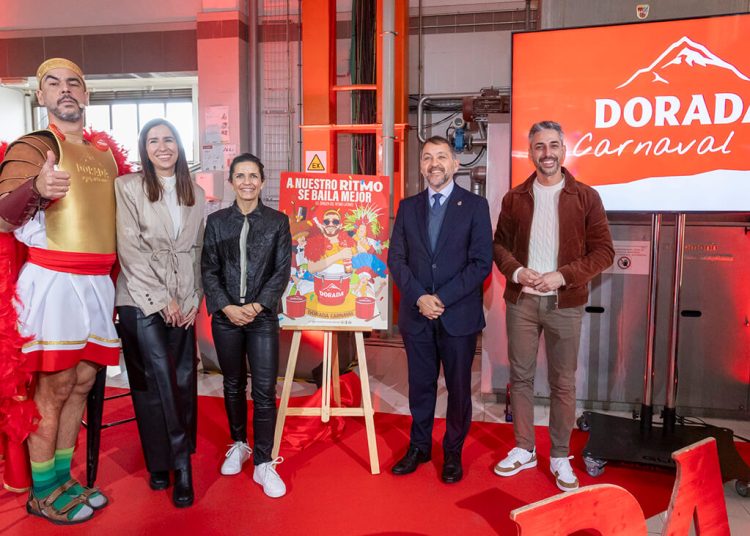 Dorada presenta su edición especial de carnaval. Fuente: Compañía Cervecera de Canarias
