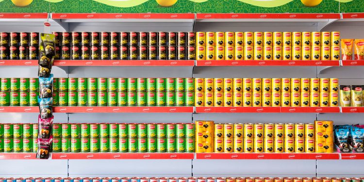Las aceitunas Serpis cumplen 100 años con presencia en 50 países y más de 600 referencias. Fuente: Cándido Miró.