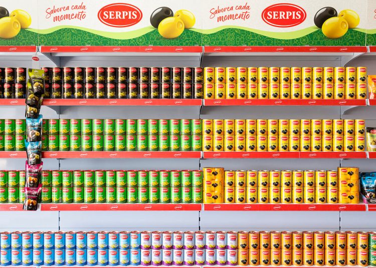 Las aceitunas Serpis cumplen 100 años con presencia en 50 países y más de 600 referencias. Fuente: Cándido Miró.