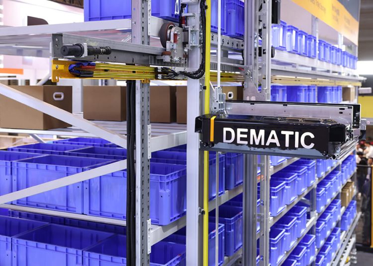 En LogiMAT, Dematic presenta por primera vez en Europa, entre otras cosas, su potente solución AS/RS (sistema automatizado de almacenamiento y recuperación) sin raíles. Fuente: Dematic.