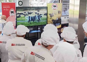 La IGP Carne de Ávila ofrece formación teórica y práctica en el IES Hotel Escuela de Madrid. Fuente: IGP Carne de Ávila.