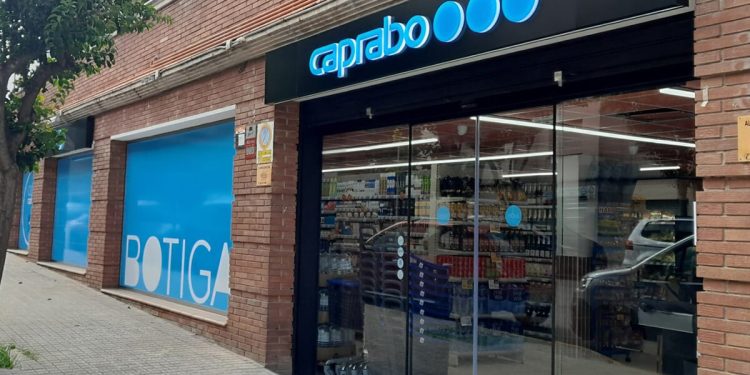 Caprabo superó la previsión de aperturas para 2025 y cerró el año con 16 nuevas tiendas. Fuente: Caprabo.