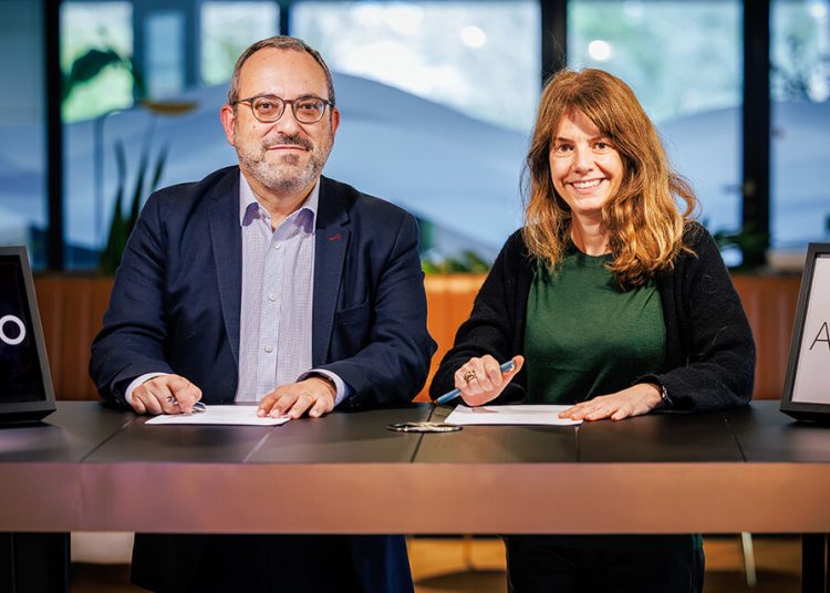 Firma Convenio entre A LA PAR y Diageo Iberia. Fuente: Diageo Iberia.