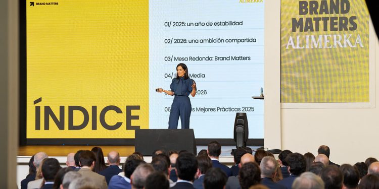 María Barrado Franco, directora comercial de Alimerka, durante su intervención en el acto. Fuente: Alimerka.
