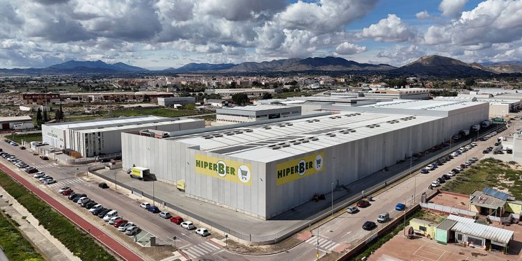 Hiperber ha invertido cinco millones en la ampliación de su plataforma logística en Novelda. Fuente: Hiperber.