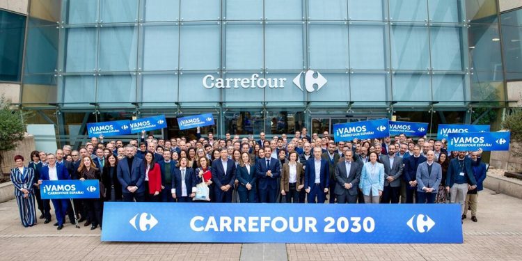 Alexandre Bompard y Elodie Perthuisot presentan la estratega de Carrefour 2030 en España. Fuente: Linkedin.