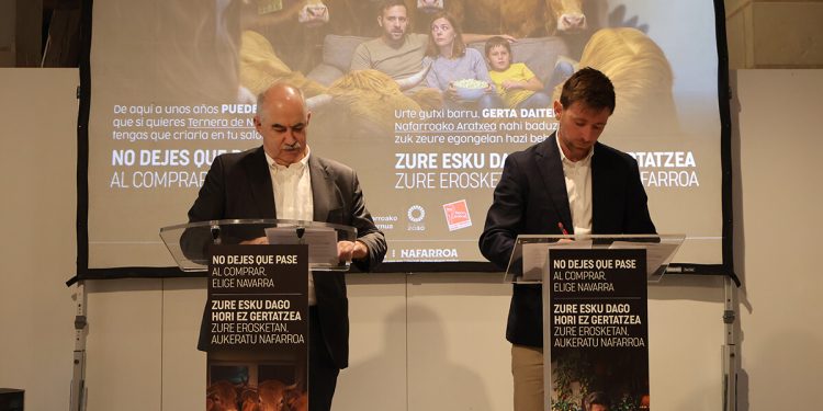 Firma del acuerdo entre BM Supermercados y el Departamento de Desarrollo Rural y Medio Ambiente del Gobierno de Navarra. Fuente: BM Supermercados.