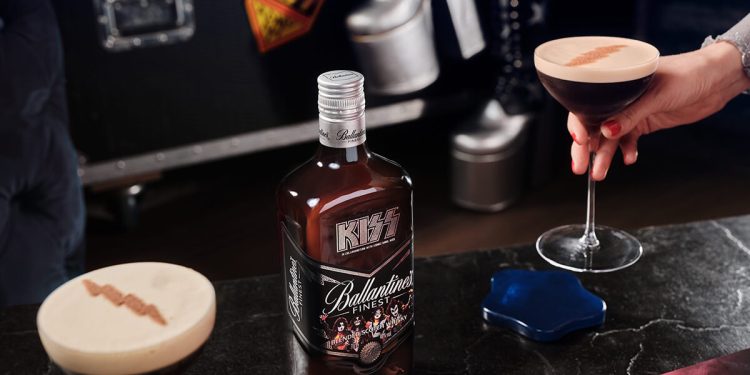 Ballantine’s crea una edición limitada en homenaje a KISS. Fuente: Ballantine’s.
