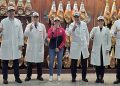 La Dirección de El Pozo Alimentación junto a la piloto de motociclismo Ana Carrasco, nueva embajadora de la marca. Fuente: El Pozo Alimentación.